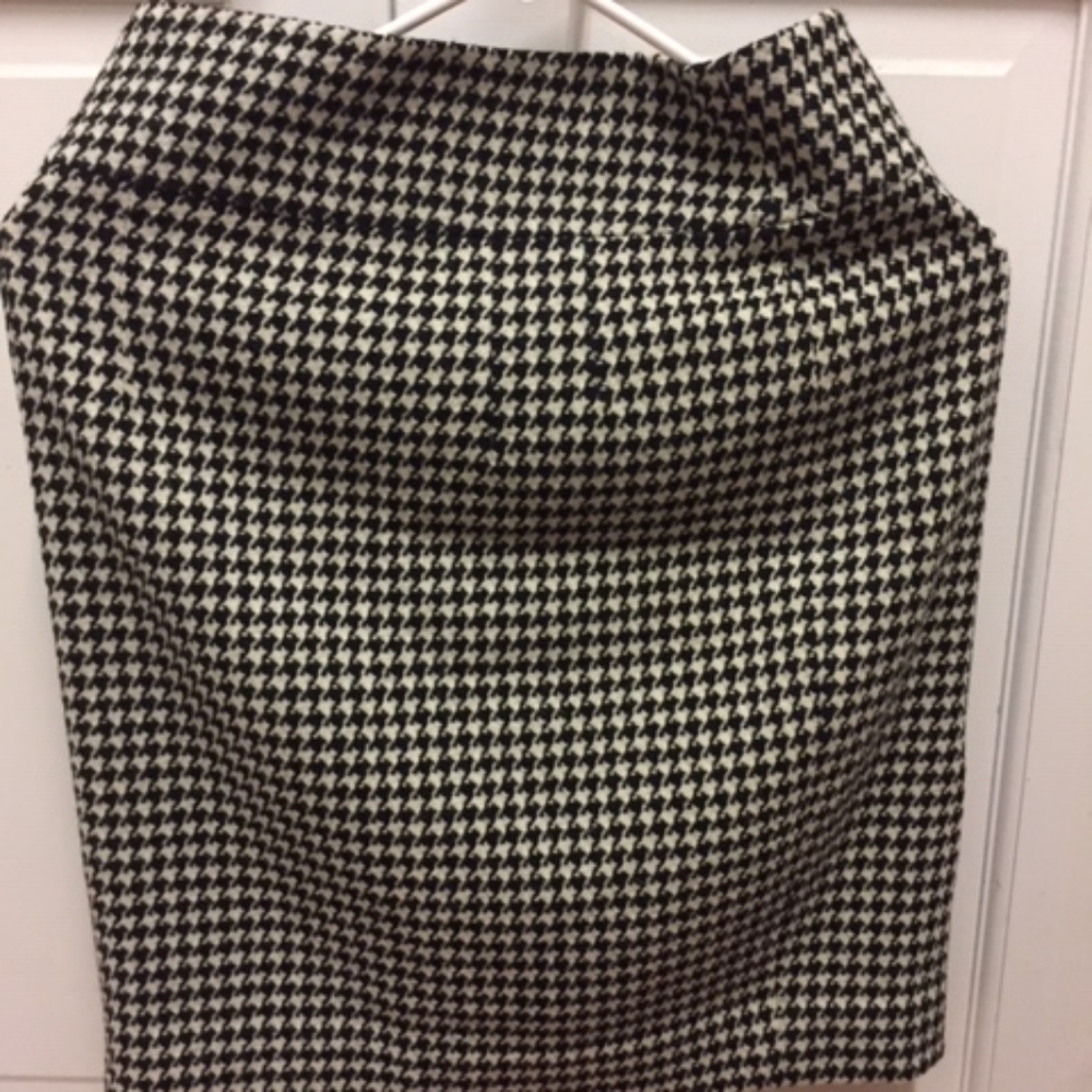 Banana Republic pied-de-poule wool skirt size 4